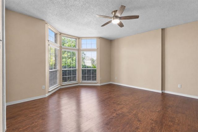 1128 Kensington Drive, Desoto, TX 75115