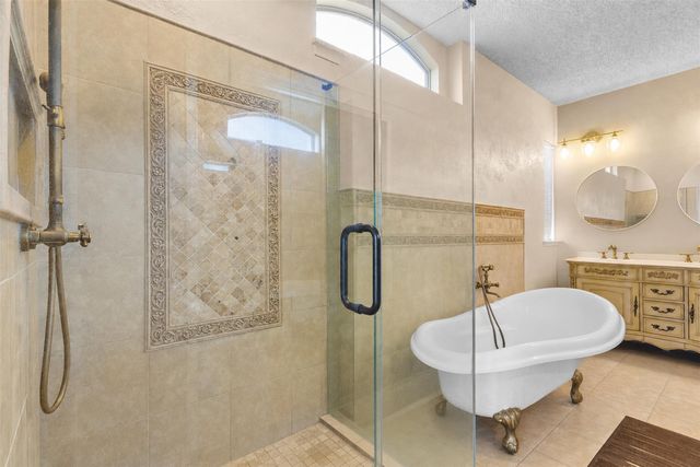 1128 Kensington Drive, Desoto, TX 75115