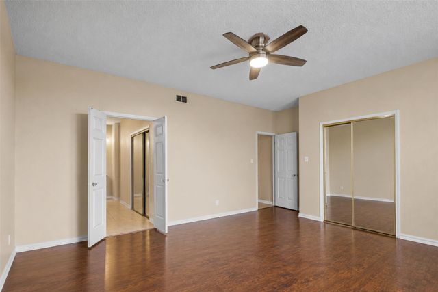 1128 Kensington Drive, Desoto, TX 75115