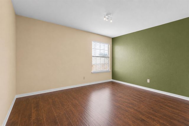 1128 Kensington Drive, Desoto, TX 75115