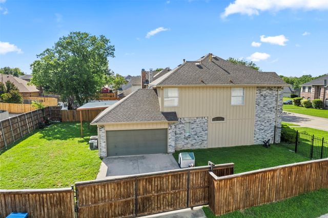 1128 Kensington Drive, Desoto, TX 75115