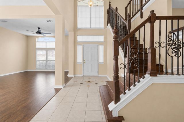 1128 Kensington Drive, Desoto, TX 75115