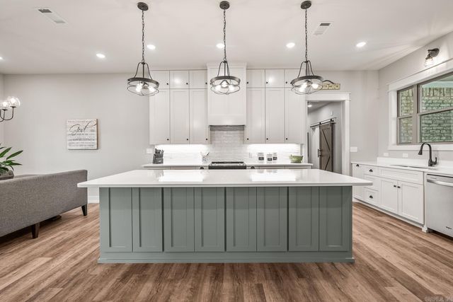 17 Republican Loop, Greenbrier, AR 72058