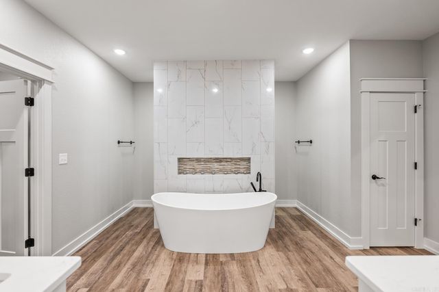 17 Republican Loop, Greenbrier, AR 72058