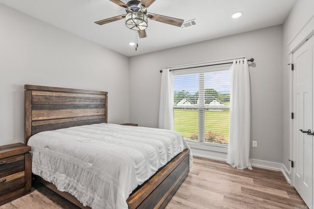 17 Republican Loop, Greenbrier, AR 72058