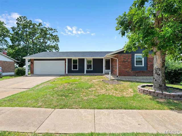 1215 Holgate Drive, Manchester, MO 63021