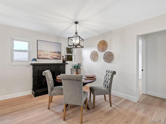 1215 Holgate Drive, Manchester, MO 63021