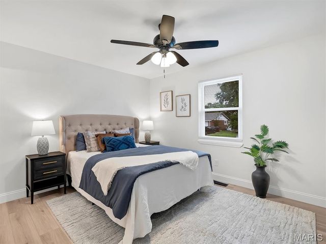 1215 Holgate Drive, Manchester, MO 63021