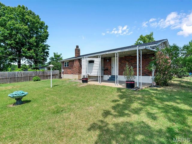 1215 Holgate Drive, Manchester, MO 63021