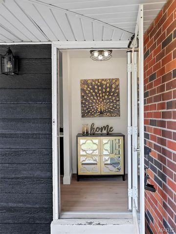 1215 Holgate Drive, Manchester, MO 63021