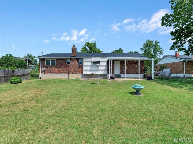 1215 Holgate Drive, Manchester, MO 63021