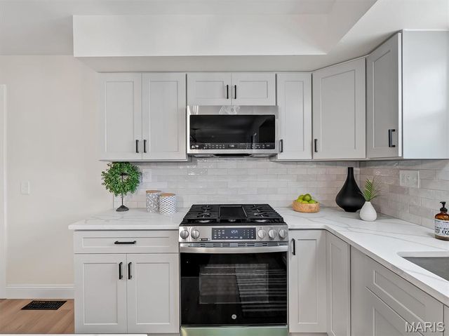 1215 Holgate Drive, Manchester, MO 63021