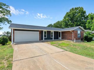 1215 Holgate Drive, Manchester, MO 63021