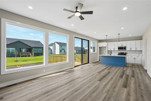 14522 Northpark Drive, Urbandale, IA 50323