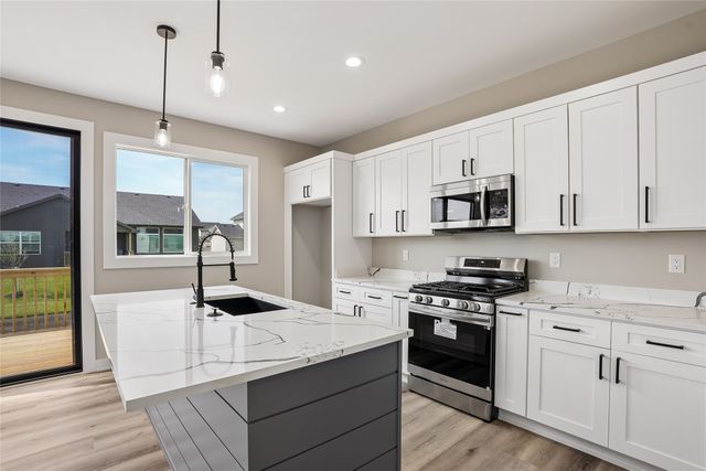 14522 Northpark Drive, Urbandale, IA 50323