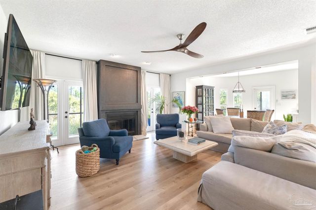 332 Deer Point Dr, Gulf Breeze, FL 32561