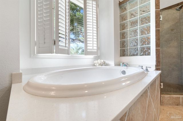 332 Deer Point Dr, Gulf Breeze, FL 32561