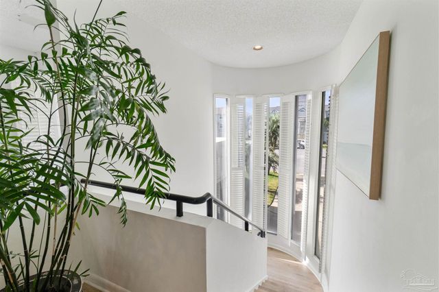 332 Deer Point Dr, Gulf Breeze, FL 32561