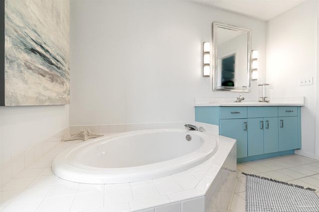 332 Deer Point Dr, Gulf Breeze, FL 32561