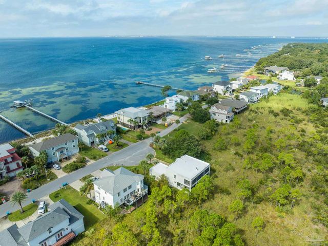 332 Deer Point Dr, Gulf Breeze, FL 32561