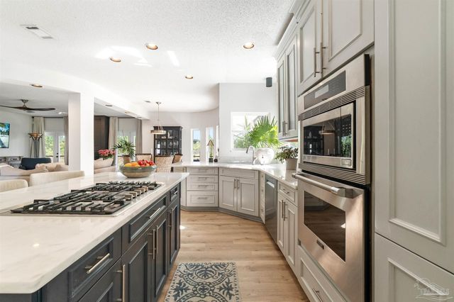 332 Deer Point Dr, Gulf Breeze, FL 32561