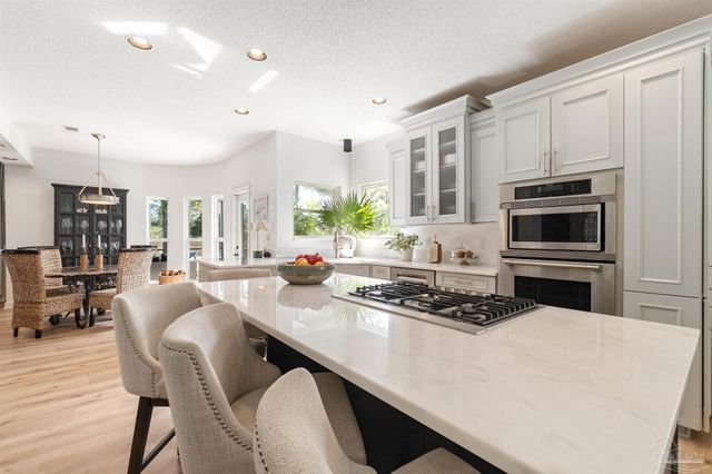 332 Deer Point Dr, Gulf Breeze, FL 32561