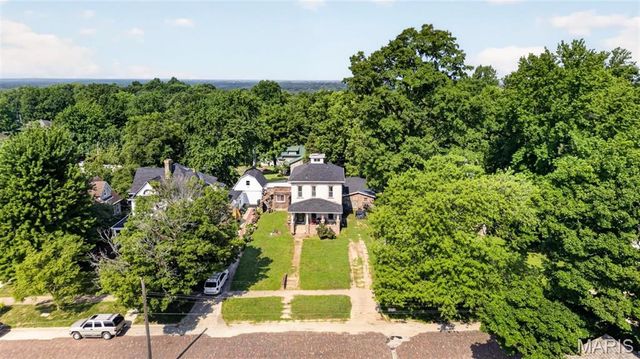 327 N 3rd Street, Greenville, IL 62246