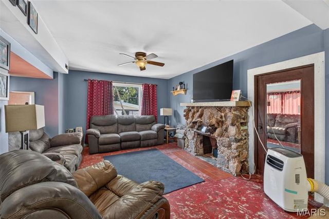 327 N 3rd Street, Greenville, IL 62246