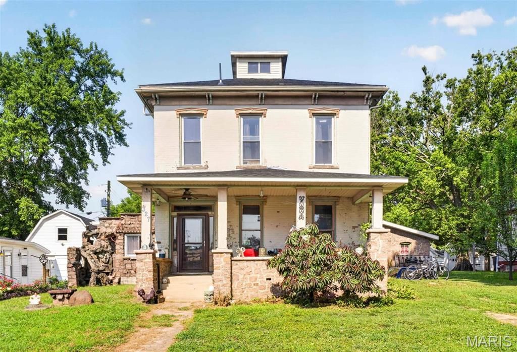 327 N 3rd Street, Greenville, IL 62246