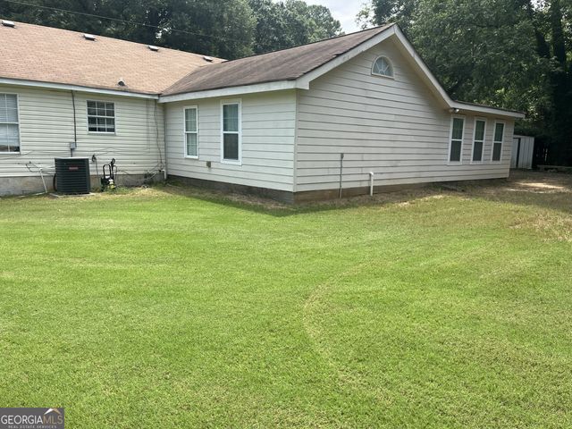 300 W Midland Avenue, Winder, GA 30680