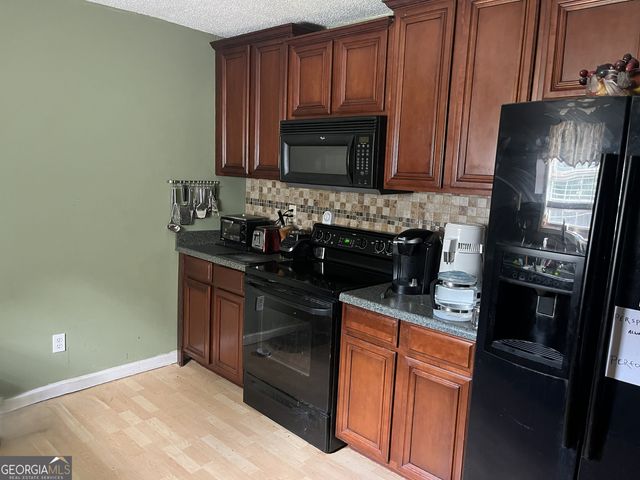300 W Midland Avenue, Winder, GA 30680