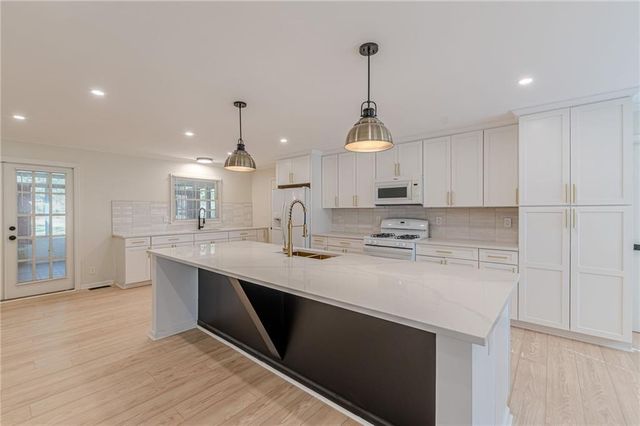 3121 Cascade SW Road, Atlanta, GA 30311