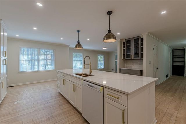 3121 Cascade SW Road, Atlanta, GA 30311