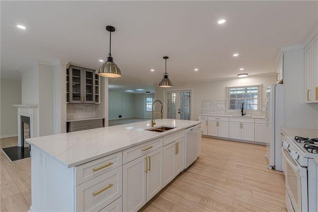 3121 Cascade SW Road, Atlanta, GA 30311