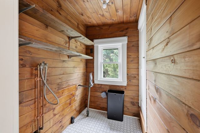 28 School 2, Leominster, MA 01453