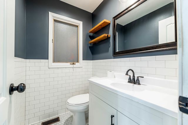 11134 S Sawyer Avenue, Chicago, IL 60655