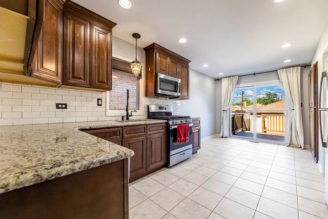 11134 S Sawyer Avenue, Chicago, IL 60655