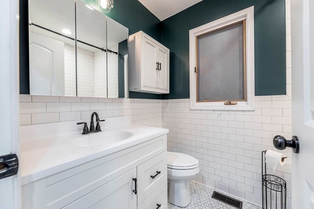 11134 S Sawyer Avenue, Chicago, IL 60655
