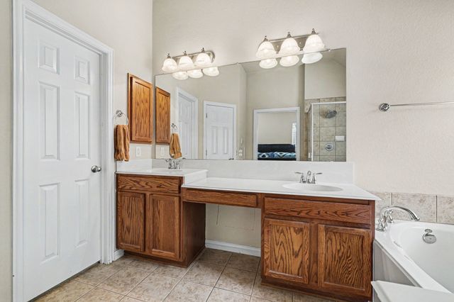 8586 Robertson Drive, Frisco, TX 75036