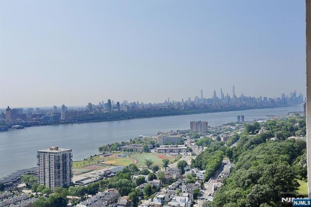 5 Horizon Road 2209, Fort Lee, NJ 07024