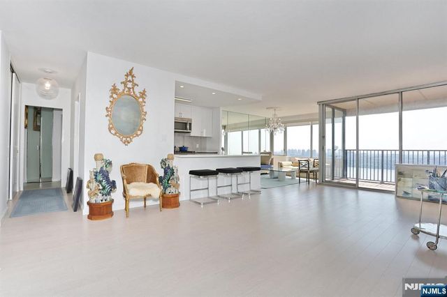 5 Horizon Road 2209, Fort Lee, NJ 07024