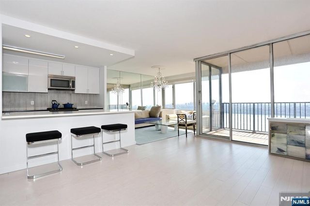 5 Horizon Road 2209, Fort Lee, NJ 07024