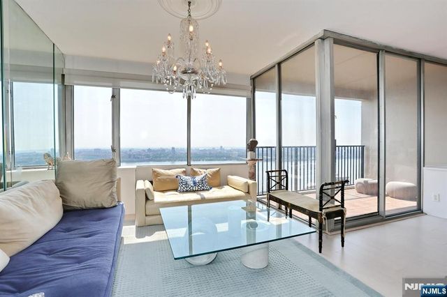 5 Horizon Road 2209, Fort Lee, NJ 07024