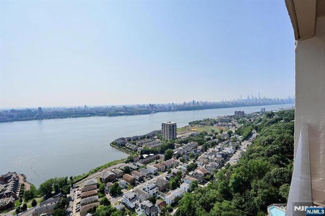 5 Horizon Road 2209, Fort Lee, NJ 07024