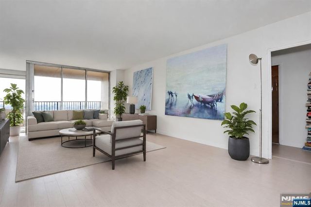 5 Horizon Road 2209, Fort Lee, NJ 07024