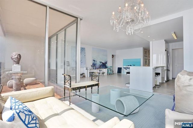 5 Horizon Road 2209, Fort Lee, NJ 07024