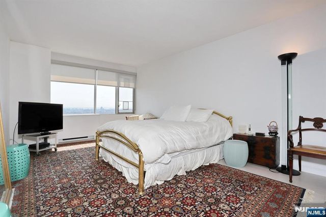 5 Horizon Road 2209, Fort Lee, NJ 07024