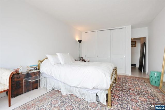 5 Horizon Road 2209, Fort Lee, NJ 07024