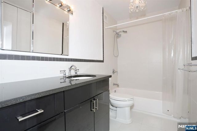 5 Horizon Road 2209, Fort Lee, NJ 07024