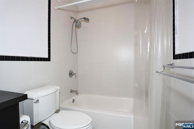 5 Horizon Road 2209, Fort Lee, NJ 07024